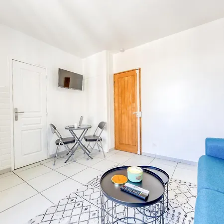 A 30s Du Rer E,paris En 20 Min Homestay Paris